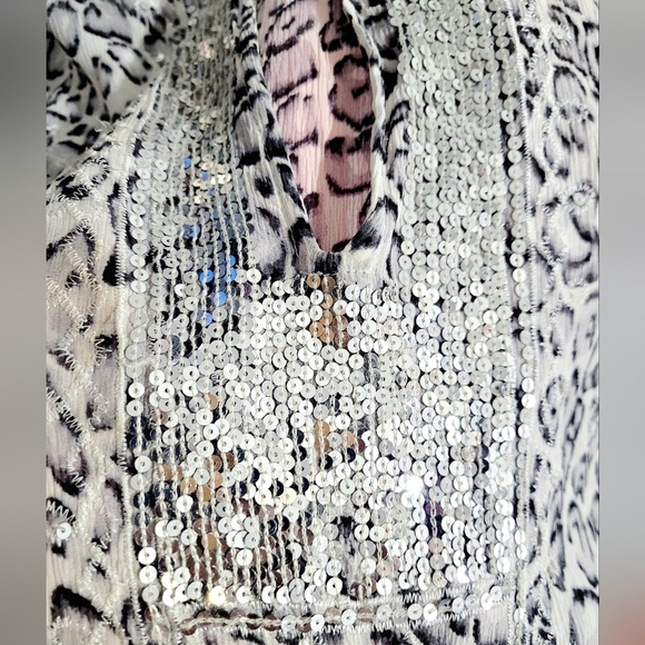 Chico’s Woman 100% Silk Animal Print Tunic Top Size 1 Large Beaded Embellished - Picture 8 of 14